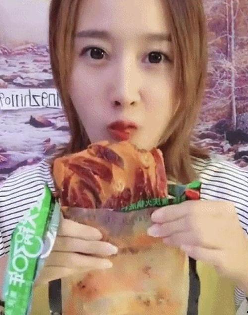 吃瓜快手女网红,揭秘吃瓜女网红的爆红之路